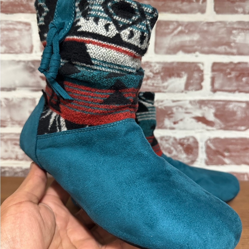 Bearpaw Amber Nova Suede Ankle Boots Wms Sz 8 Blue Aztec Pull On Sheepskin Lined - Picture 2 of 10